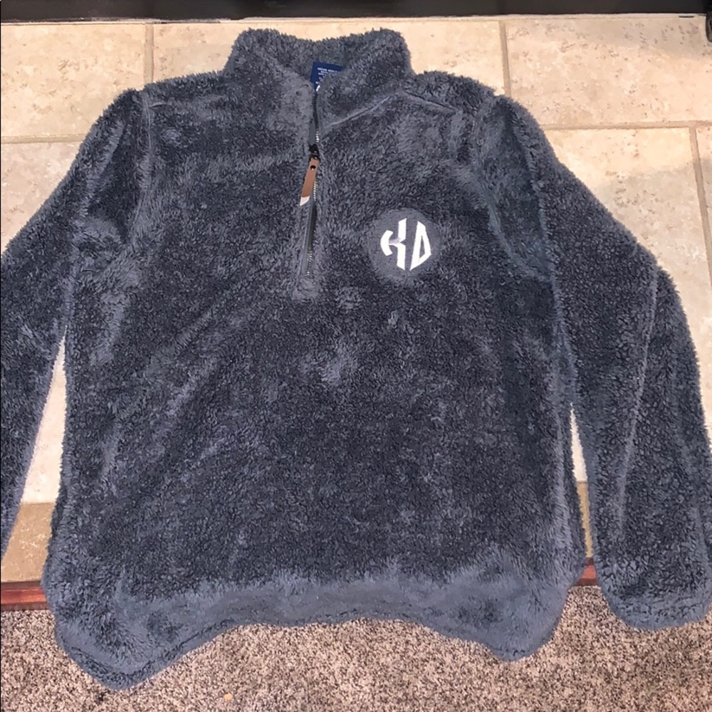GRAY FUZZY KAPPA DELTA PULLOVER